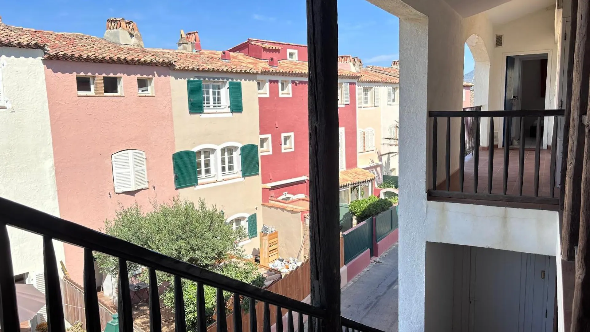 Appartement Front De Mer, Plage Vue Mer Grimaud Apartment