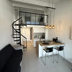Comptemporain Vue Grimaud